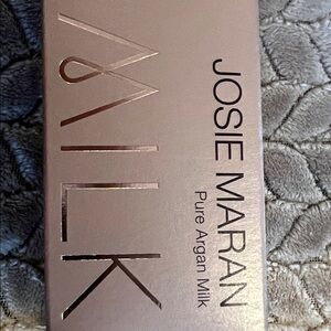 Josie Maran Argan Milk NEW.
